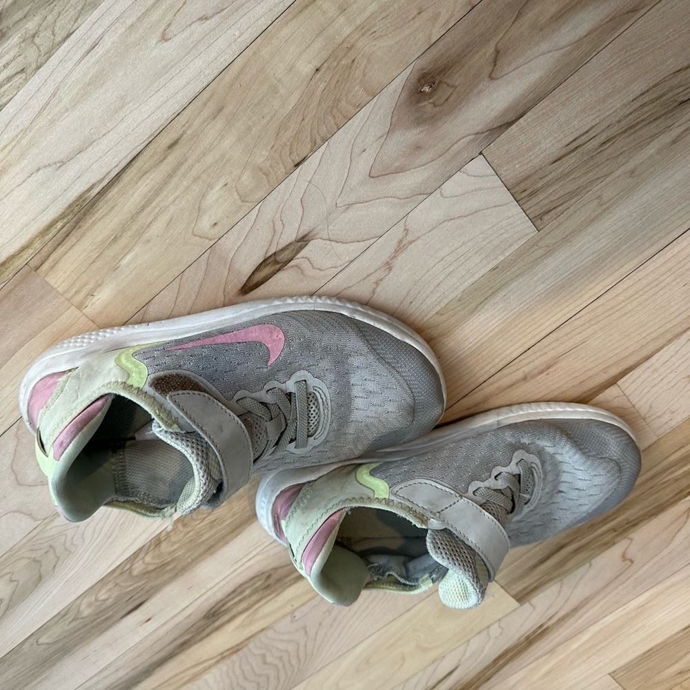 Girls Nike shoes